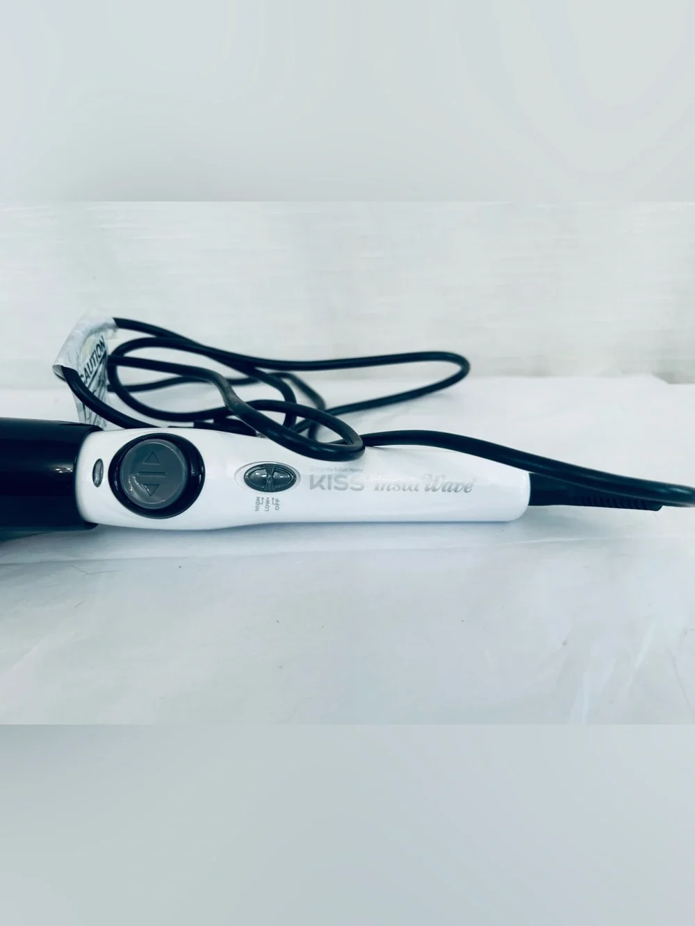 NWOT Kiss Instawave Automatic White and Black 1